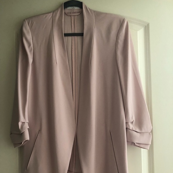 Aritzia Jackets & Blazers - Aritzia Babaton Power Hip Blazer size 6 new Powder Pink colour